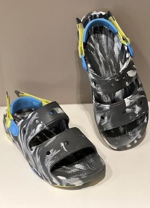 Сандалі crocs all-terrain marbled, j61 фото