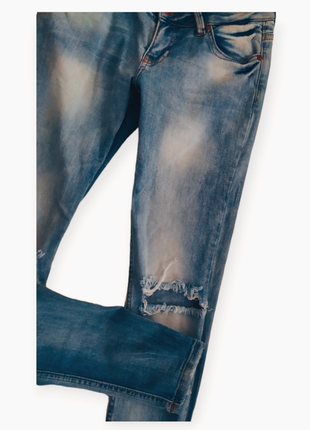 Идеальные скошенные джинсы дырки на коленях качество супер4 фото