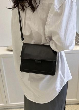 Женская классическая сумка через плечо кросс-боди на широком ремешке 10165 черная3 фото