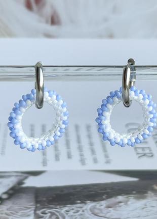 Серьги круглые белые с ультрамариновым
