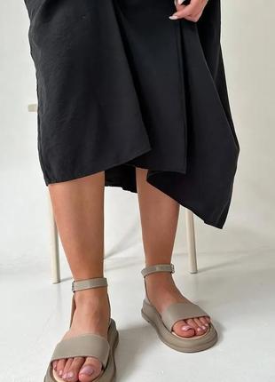Стильные бежевые сандалии/босоножки с ремешком женские кожаные/кожа - женская обувь на лето9 фото