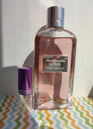 Распив! 1мл abercrombie & fitch first instinct парфюмированная вода для женщин
