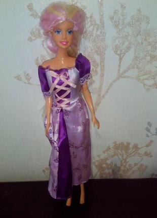 Кукла  красивая