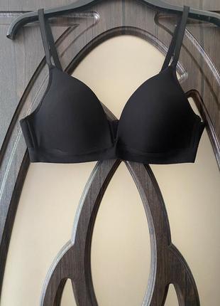 Шикарный, базовый, бюстгальтер, черного цвета, без косточек, от дорогого бренда: lora garden underwear &amp;lingerie.5 фото
