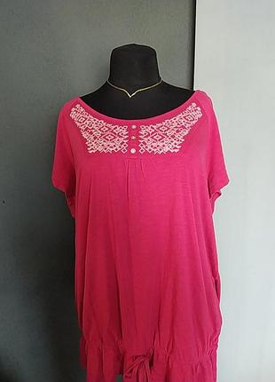 Футболка рожева з вишивкою батал натуральна тканина