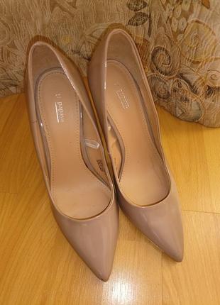 Туфлі, лодочки