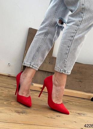 Туфлі човники червоні жіночі екозамш на шпильці9 фото