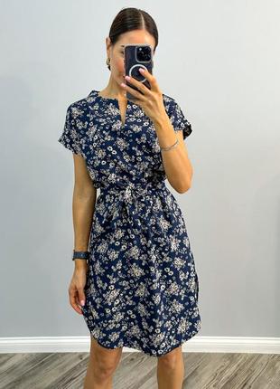 Платье женское цветочное короткое мини легкое летнее на лето базовое черное синее розовое зеленое голубое белое серое повседневное с поясом батал5 фото