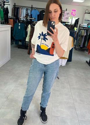 Легка футболка в принт