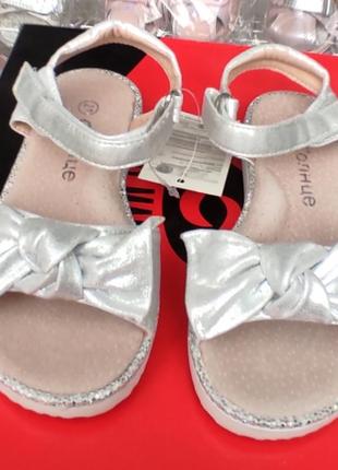 Босоножки сандалии для девочки серебро с бантиком7 фото