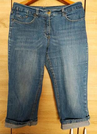 Крутые джинсовые бриджи приятного размера от известного бренда