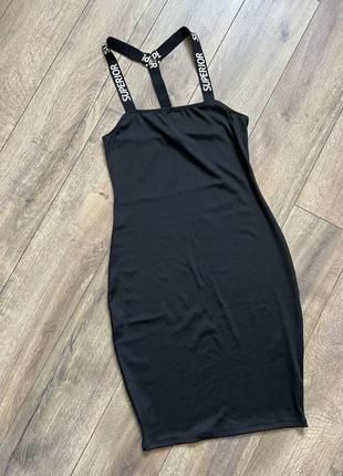 Шикарное черное мини платье в рубчик9 фото