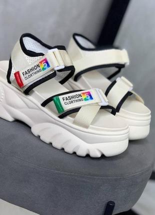 Босоніжки жіночі