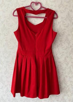 Красное короткое мини платье без рукавов с красивым вырезом спереди сзади декольте нарядное2 фото