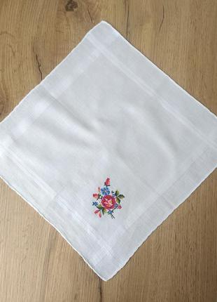 Носовой платок. вышитый носовой платок.
