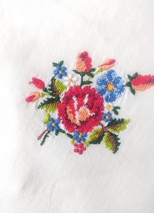 Носовой платок. вышитый носовой платок.