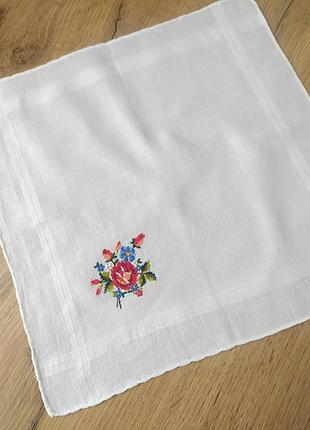 Носовой платок. вышитый носовой платок.
