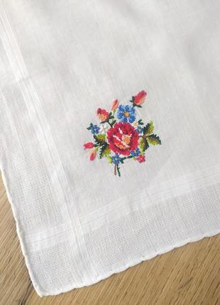 Носовой платок. вышитый носовой платок.
