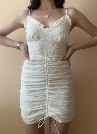 Біла міні сукня prettylittlething6 фото