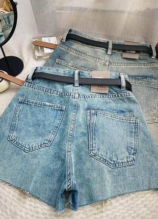 Трендовые рваные джинсовые шорты с ремнем в комплекте3 фото