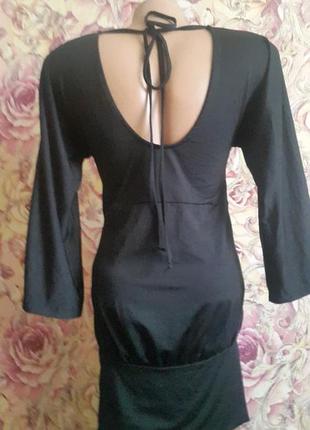 Черное платье-туника с обнаженной спинкой3 фото