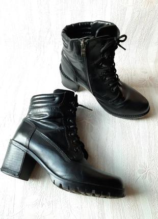 Чёрные деми ботиночки на шнурках и молнии