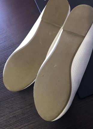 Балетки біленькі