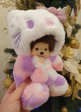 Лялька мончічі (monchhichi) в костюмі хелло кітті 20 см5 фото