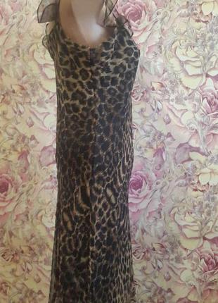 Леопардовое шифоновое платье с рюшами на бретелях2 фото