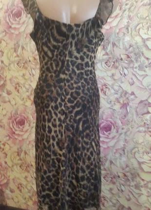 Леопардовое шифоновое платье с рюшами на бретелях3 фото
