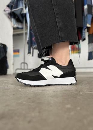 Кросівки new balance чорний/білий сезон весна-осінь5 фото