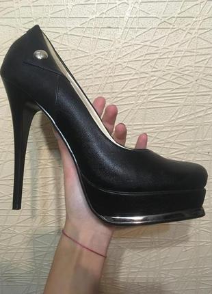 Новые крутые туфли