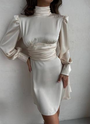 Шелковое платье с открытой спиной1 фото