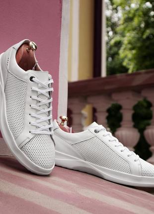 Белоснежние мужские кеды с перфорацией. выбирайте качество и стиль в одной паре обуви!6 фото