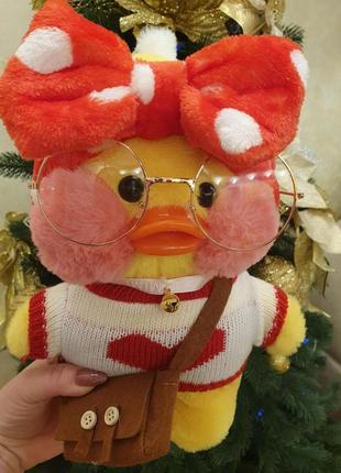 Мягкая игрушка уточка сafe mimi duck в свитере с сердечком 30см