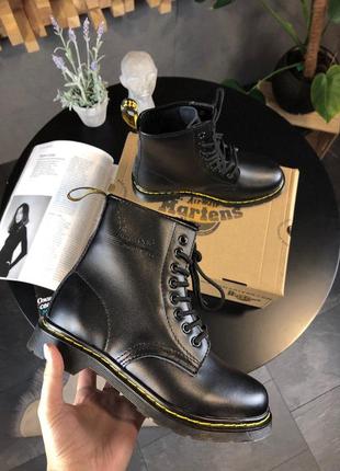 Шикарні демісезонні черевики dr martens в чорному кольорі (весна-осінь)😍