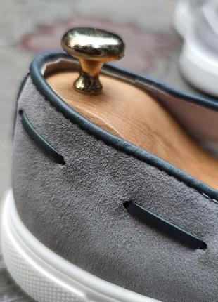 Мужские лоферы серый цвет. выбирайте стильную обувь!6 фото