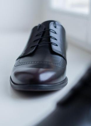 Бордовые туфли из натуральных материалов – стильно и удобно!6 фото