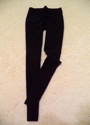 Черные узкие штанишки.2 фото
