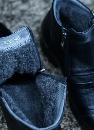 Мужские ботинки зимние на замках, черного цвета3 фото