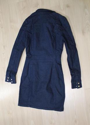 Джинсовое платье мини на заклепках рубашка эластичная туника короткое платице синее классика офисное9 фото