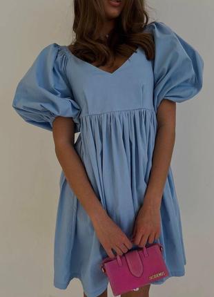 Красива лялькова блакитна сукня з легкої дихаючої тканини🕊.
завищена вільна талія, довжину рукавів можна регулювати за допомогою резиночки 👌🏼