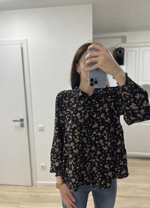 Черная летняя блуза в цветочный принт h&amp;m2 фото