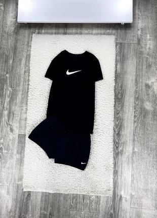 Спортивный костюм nike