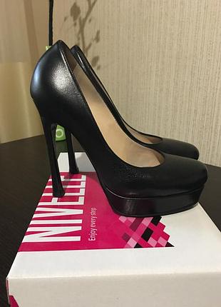 Кожаные туфли