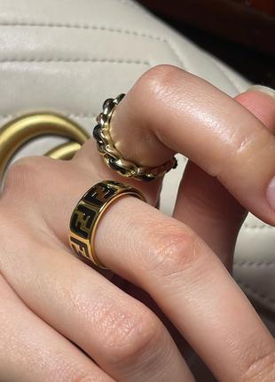 Кольцо под золото с буквами в стиле fendi5 фото
