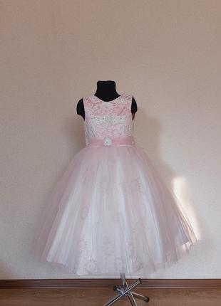 Розовое праздничное платье девочки на праздники в наличии 5.6.7 лет