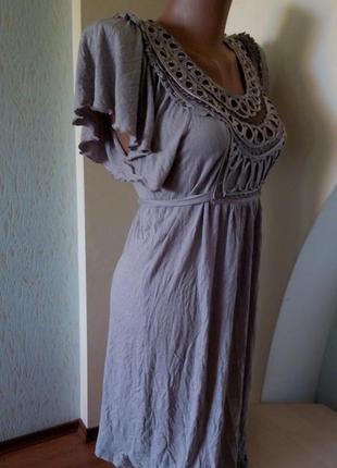 Легке трикотажне плаття з оригінальними рукавами і обробкою3 фото