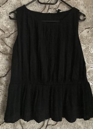 Чорна блуза без рукавів