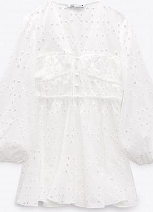 Белое короткое платье из прошвы,белое платье с v-образным вырезом,белое платье из прошвы с прорезной вышивкой из новой коллекции zara размер xs2 фото